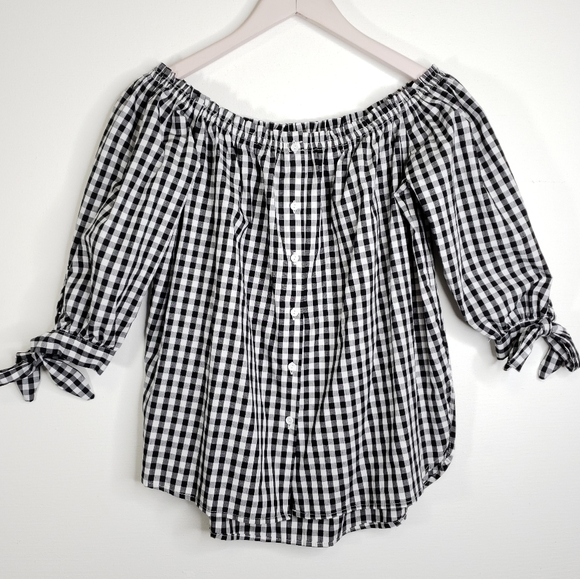Caution to the Wind Gingham Check Off Shou… - Picture 1 of 4